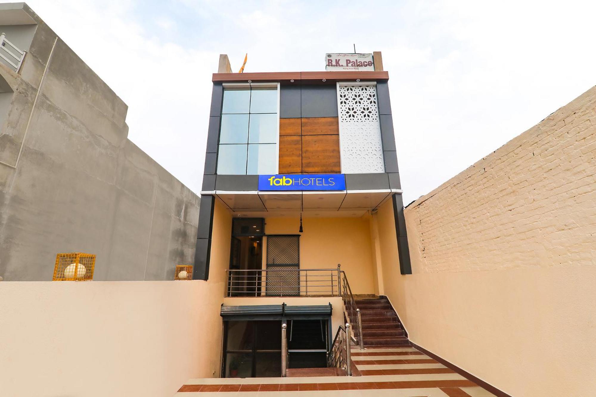 Fabhotel Rk Palace Ayodhya Экстерьер фото