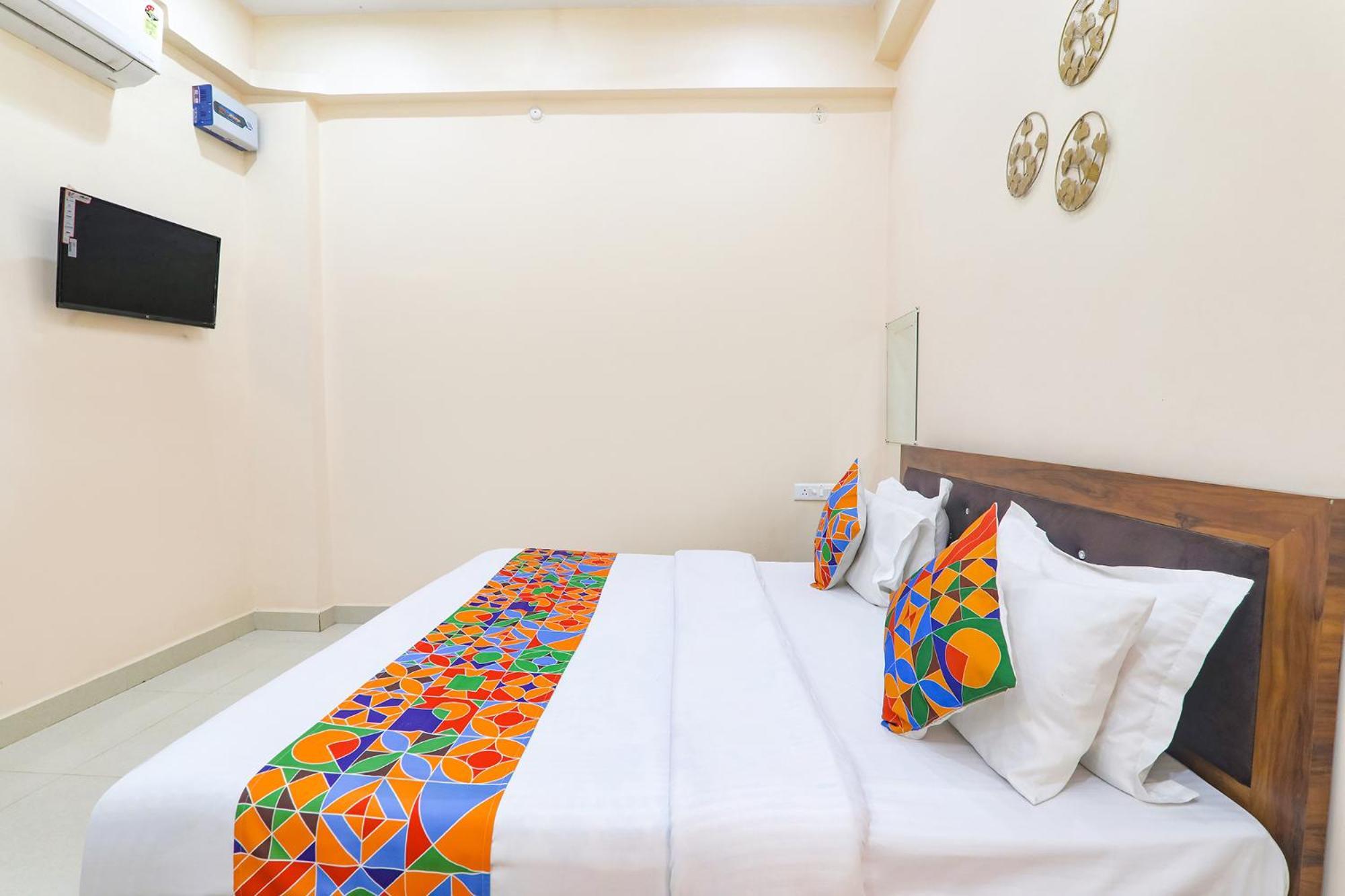 Fabhotel Rk Palace Ayodhya Экстерьер фото