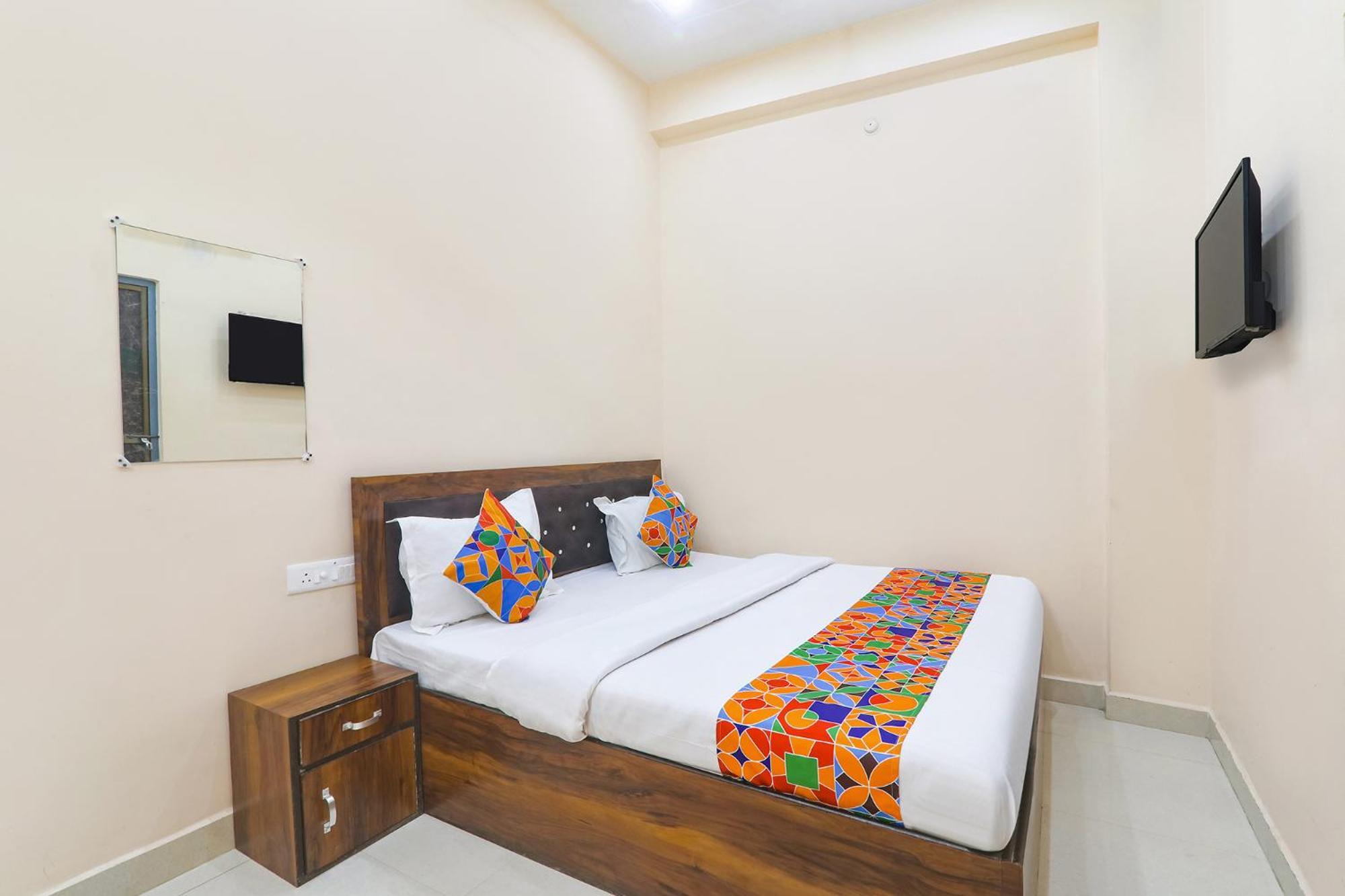 Fabhotel Rk Palace Ayodhya Экстерьер фото