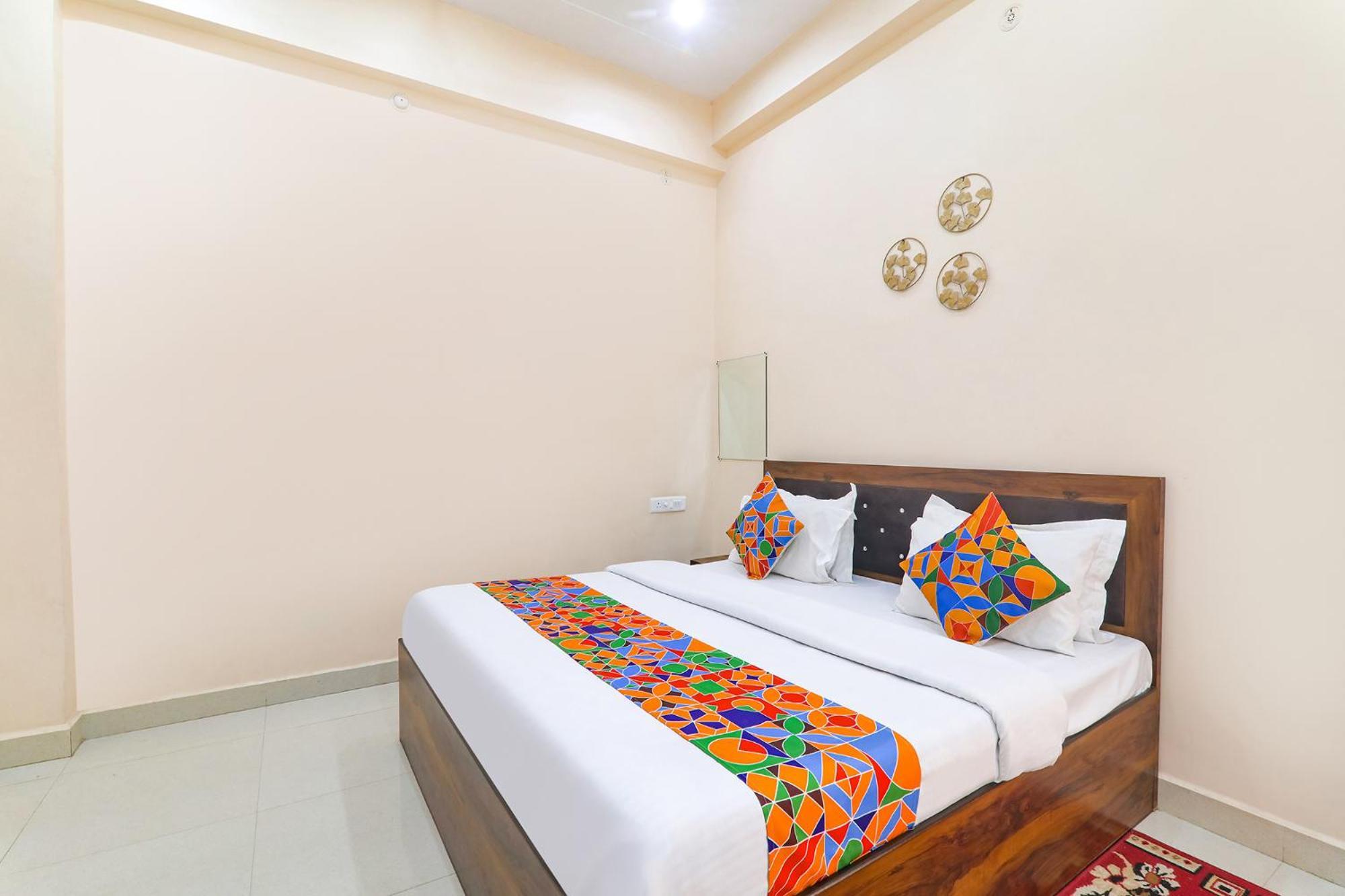 Fabhotel Rk Palace Ayodhya Экстерьер фото