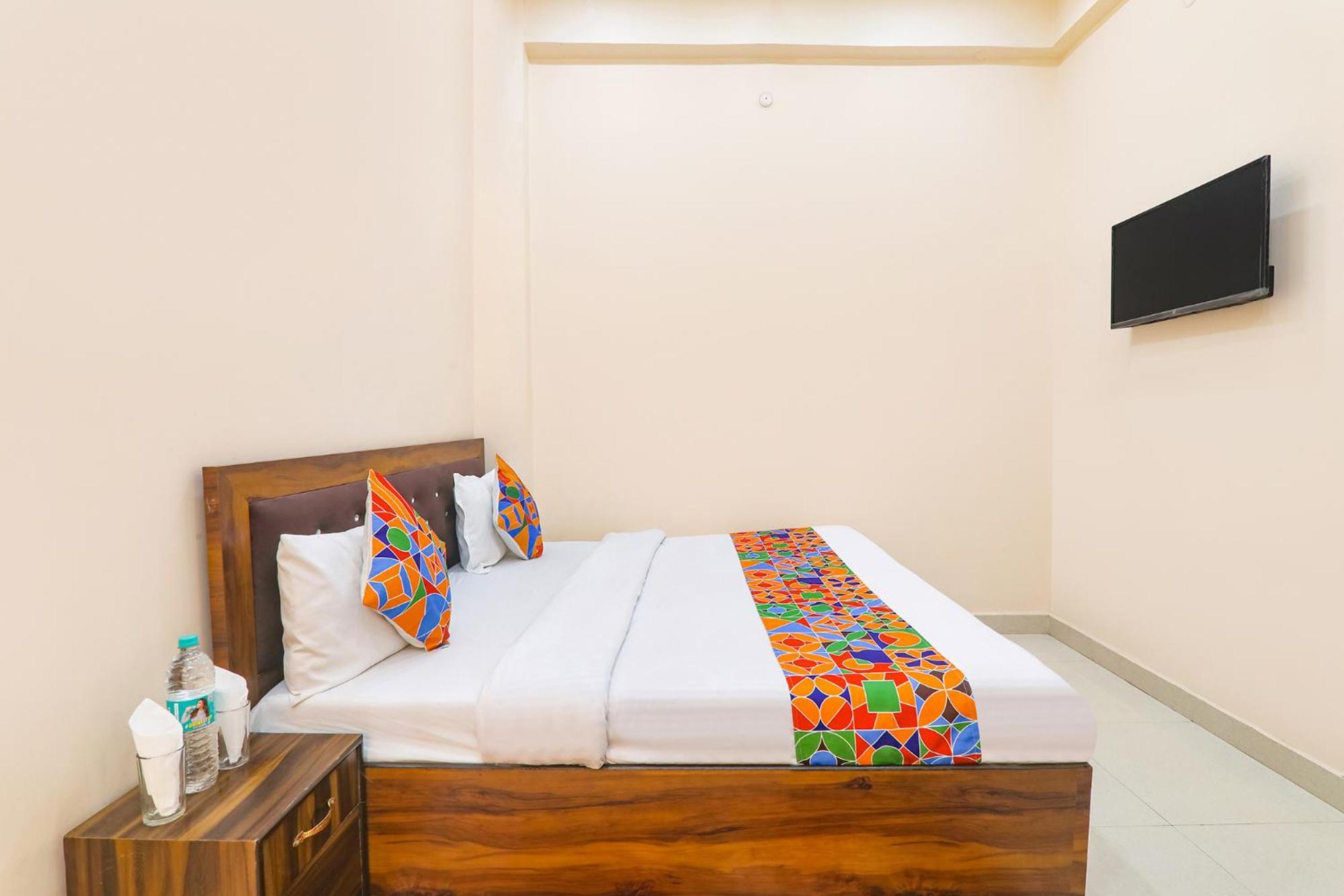 Fabhotel Rk Palace Ayodhya Экстерьер фото